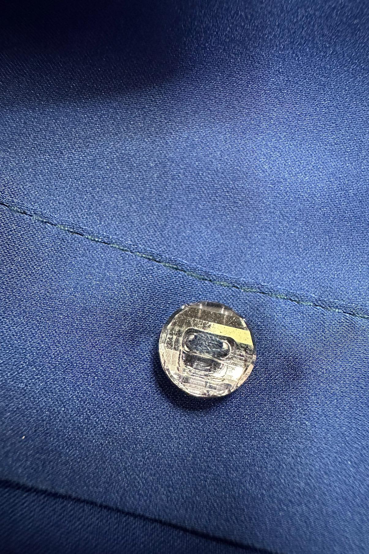 Tesettür giyim LACİVERT DÜĞMELİ SATEN BLUZ 43755